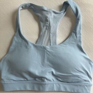 {lululemon} sports bra • 6 • light blue